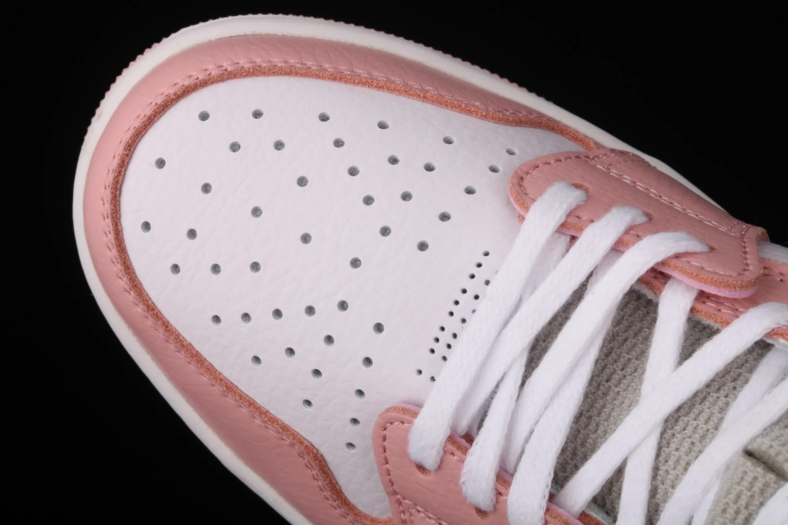 All categories Air Jordan Jordan series basketball shoes Air Jordan 1 High G version Air Jordan 1 Zoom Air CMFT AJ1 Joe 1 pink glaze Sakura pink high-top basketball shoes CT0979-601